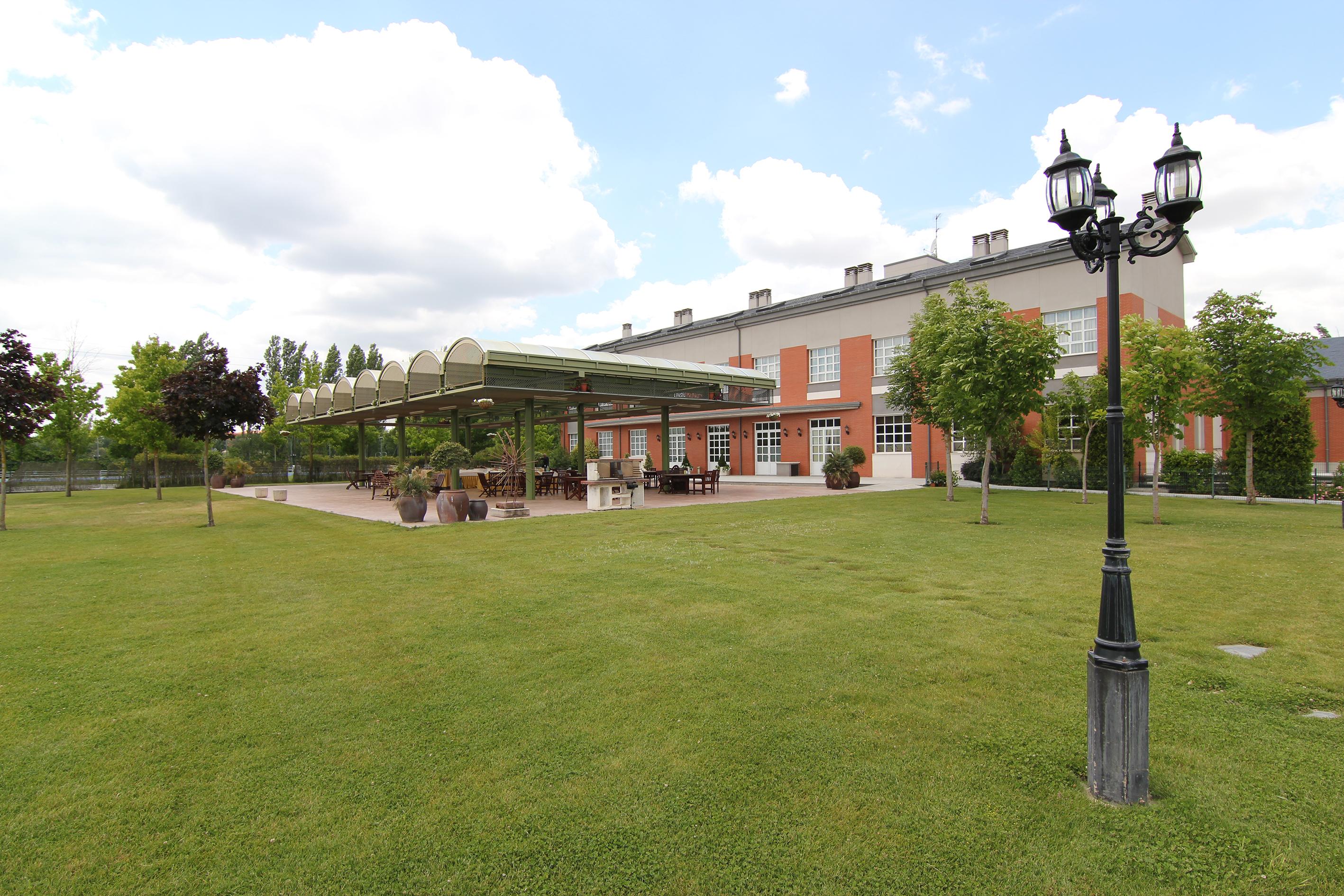 Hotel Lasa Sport Valladolid Dış mekan fotoğraf